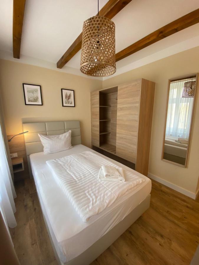 Hotel Sankt Georg Нойбранденбург Экстерьер фото